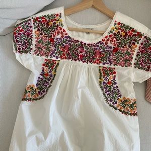 Madewell embroidered top xs